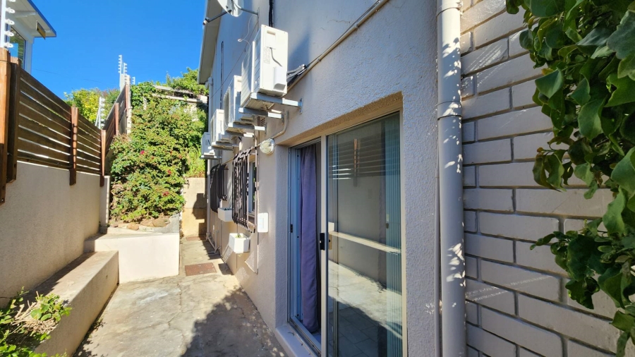3 Bedroom Property for Sale in Vredehoek Western Cape